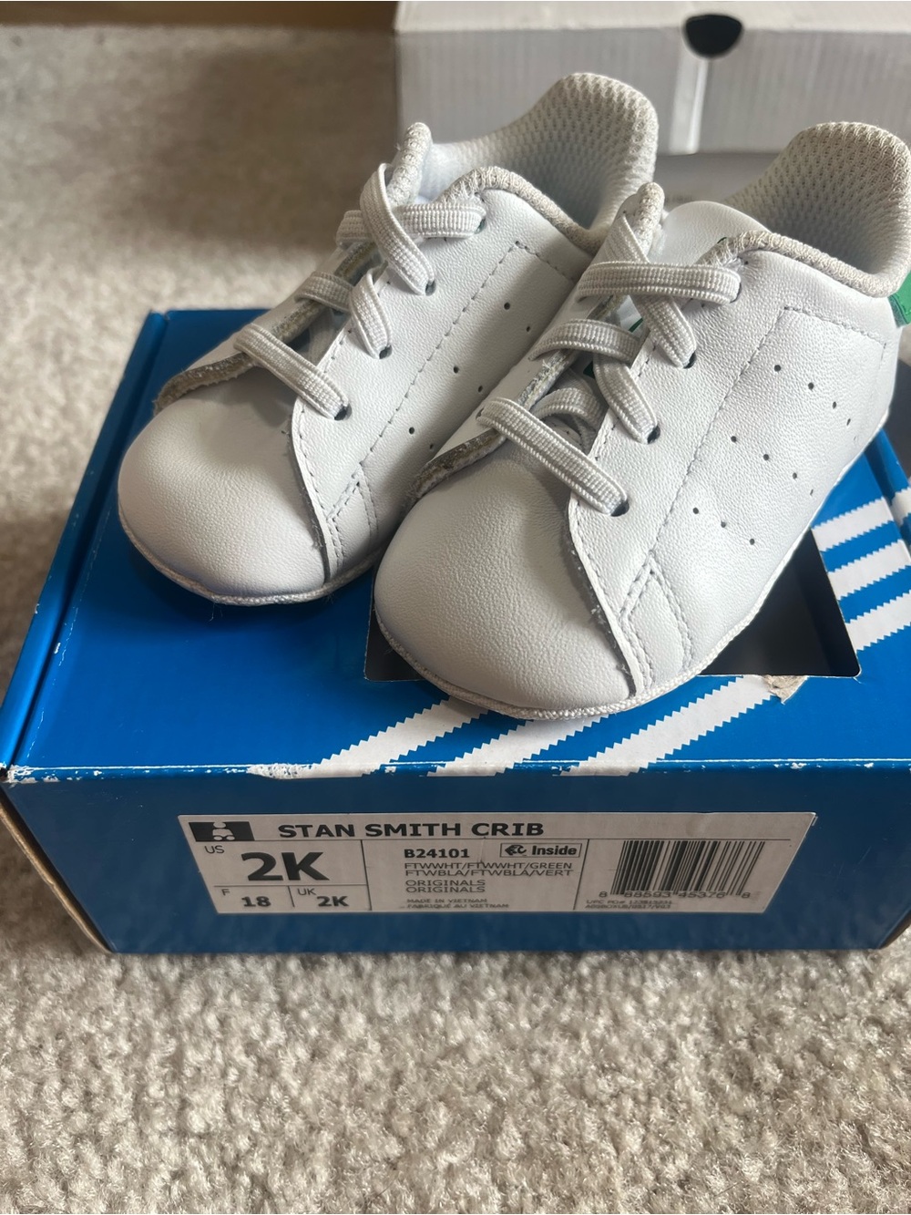 adidas White Baby Stan Smith Crib Shoes with Green Heel Tab
